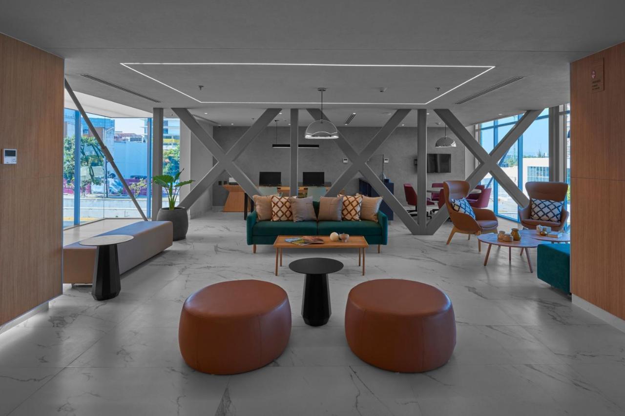 City Express Plus By Marriott Guadalajara Providencia Екстер'єр фото