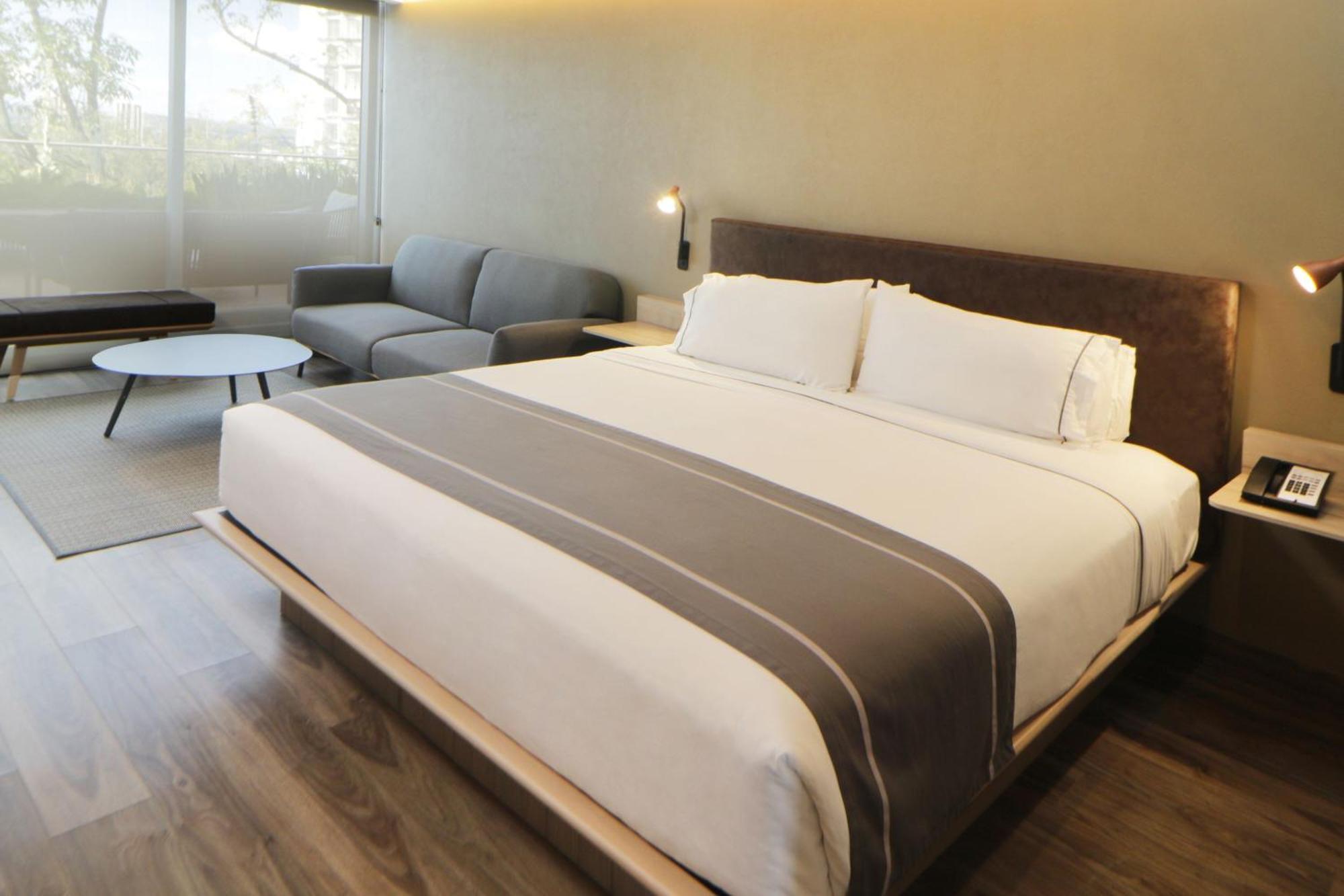 City Express Plus By Marriott Guadalajara Providencia Екстер'єр фото