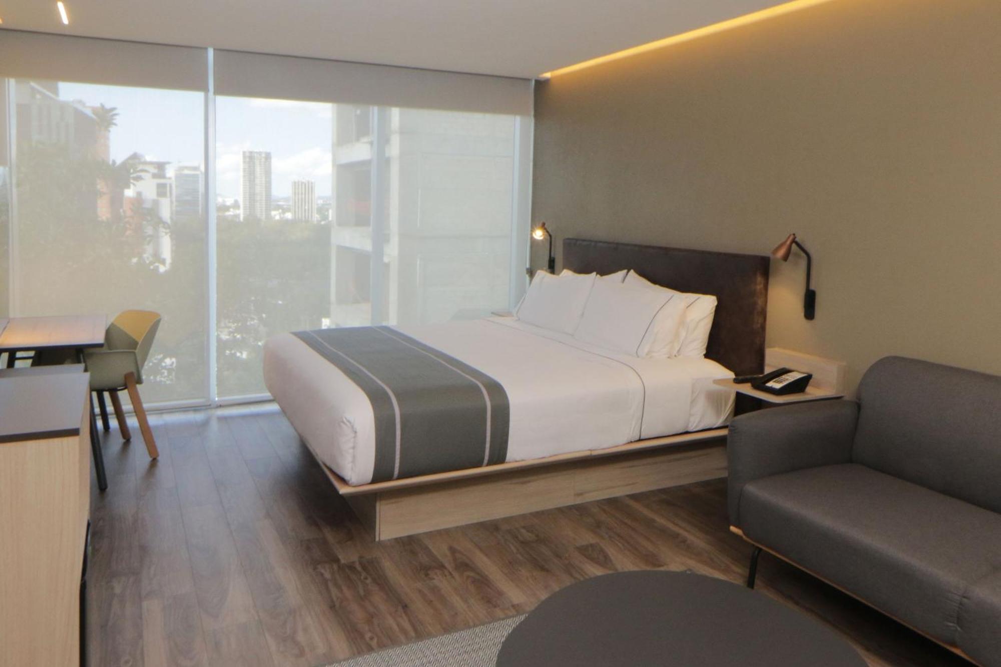 City Express Plus By Marriott Guadalajara Providencia Екстер'єр фото