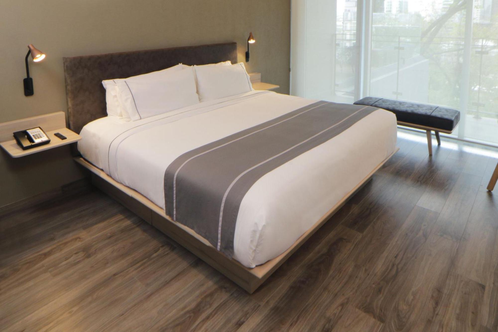 City Express Plus By Marriott Guadalajara Providencia Екстер'єр фото