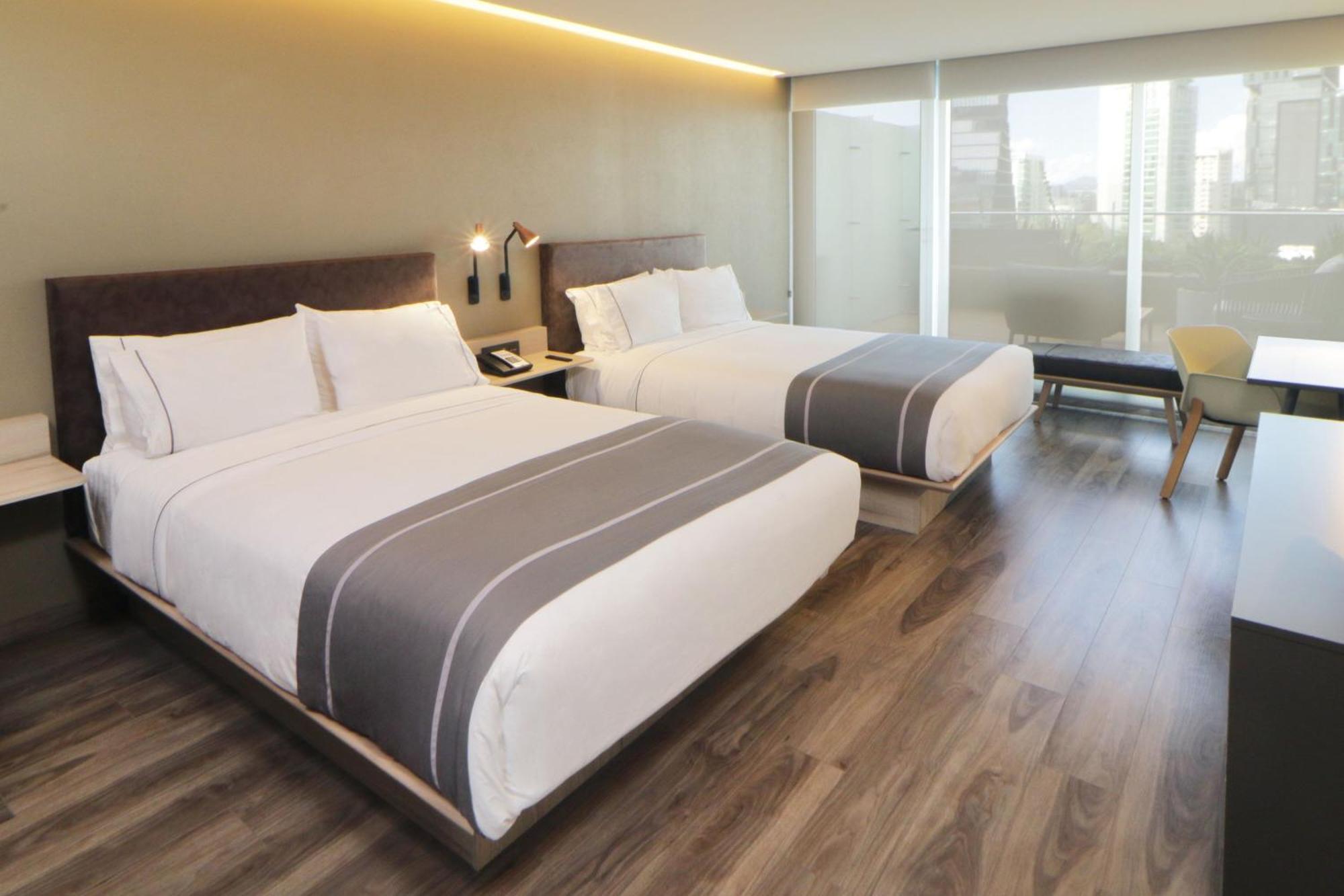 City Express Plus By Marriott Guadalajara Providencia Екстер'єр фото