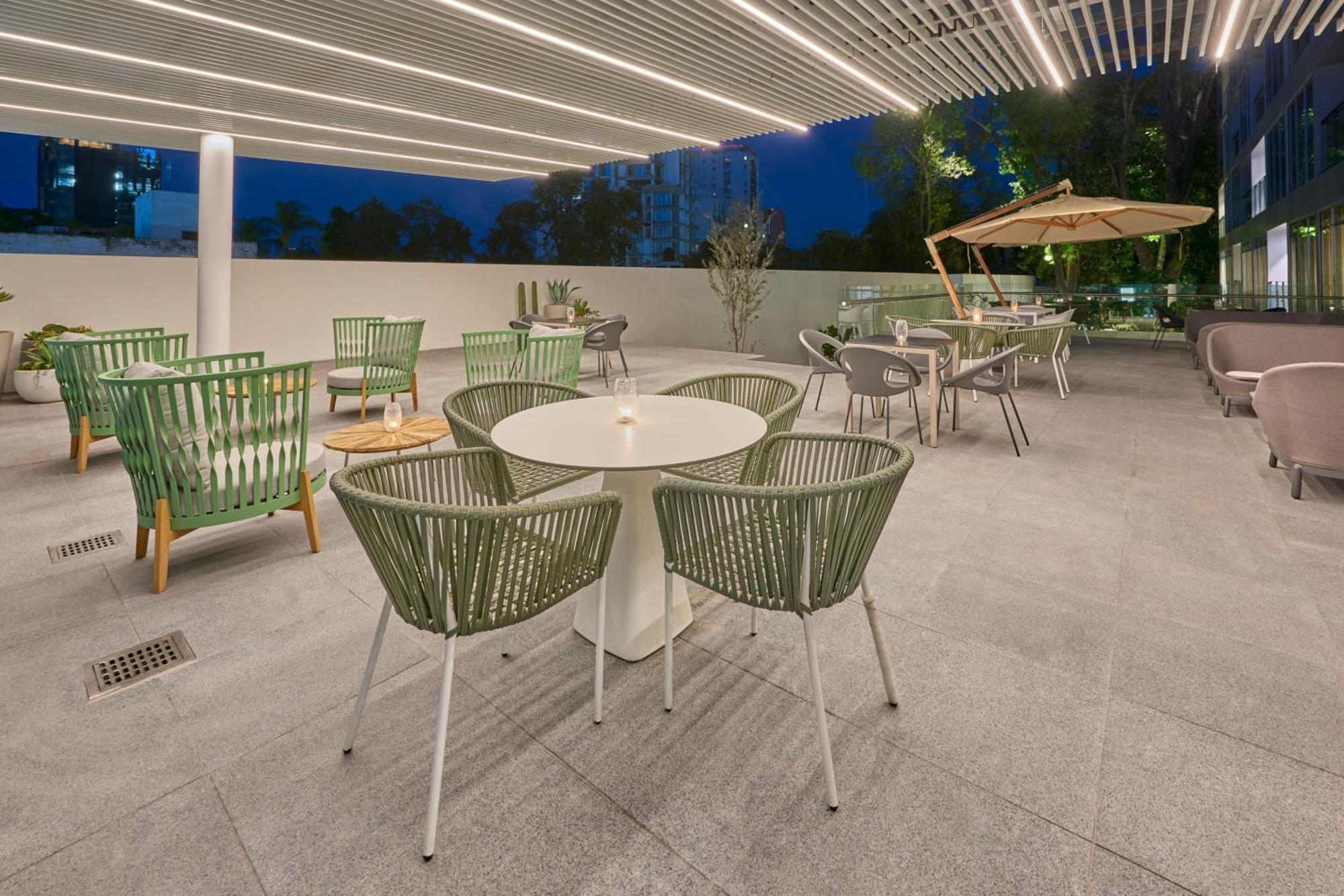 City Express Plus By Marriott Guadalajara Providencia Екстер'єр фото