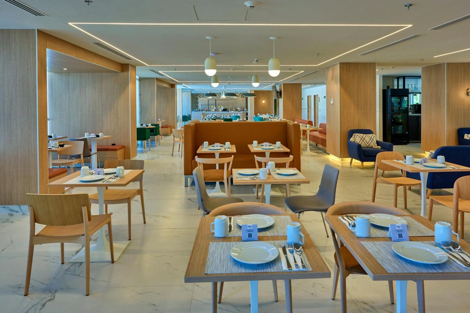 City Express Plus By Marriott Guadalajara Providencia Екстер'єр фото
