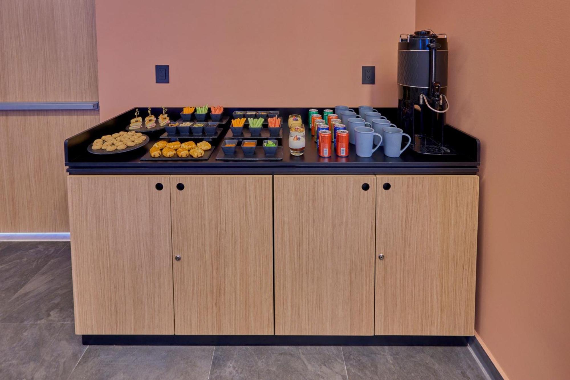 City Express Plus By Marriott Guadalajara Providencia Екстер'єр фото