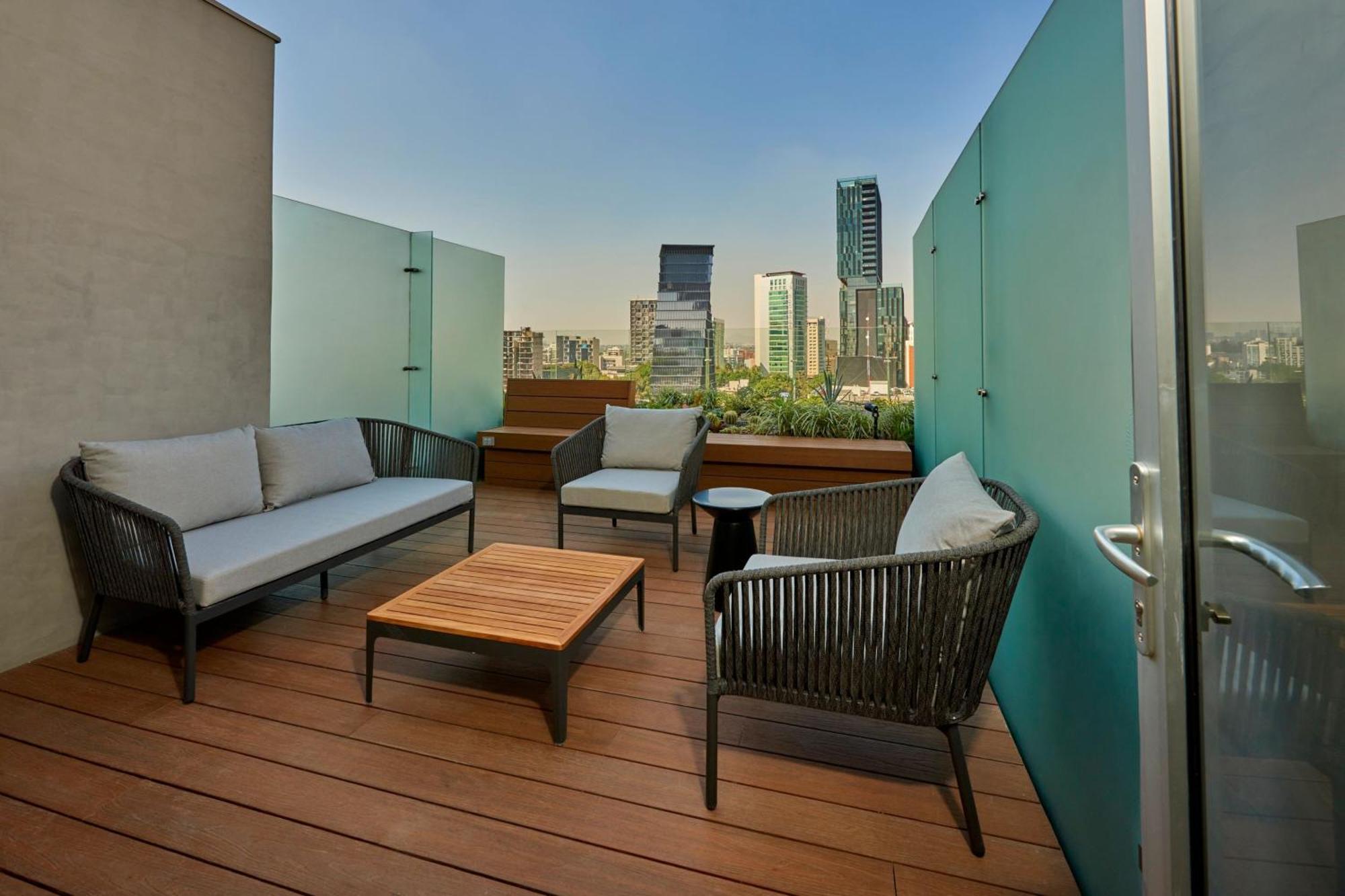 City Express Plus By Marriott Guadalajara Providencia Екстер'єр фото