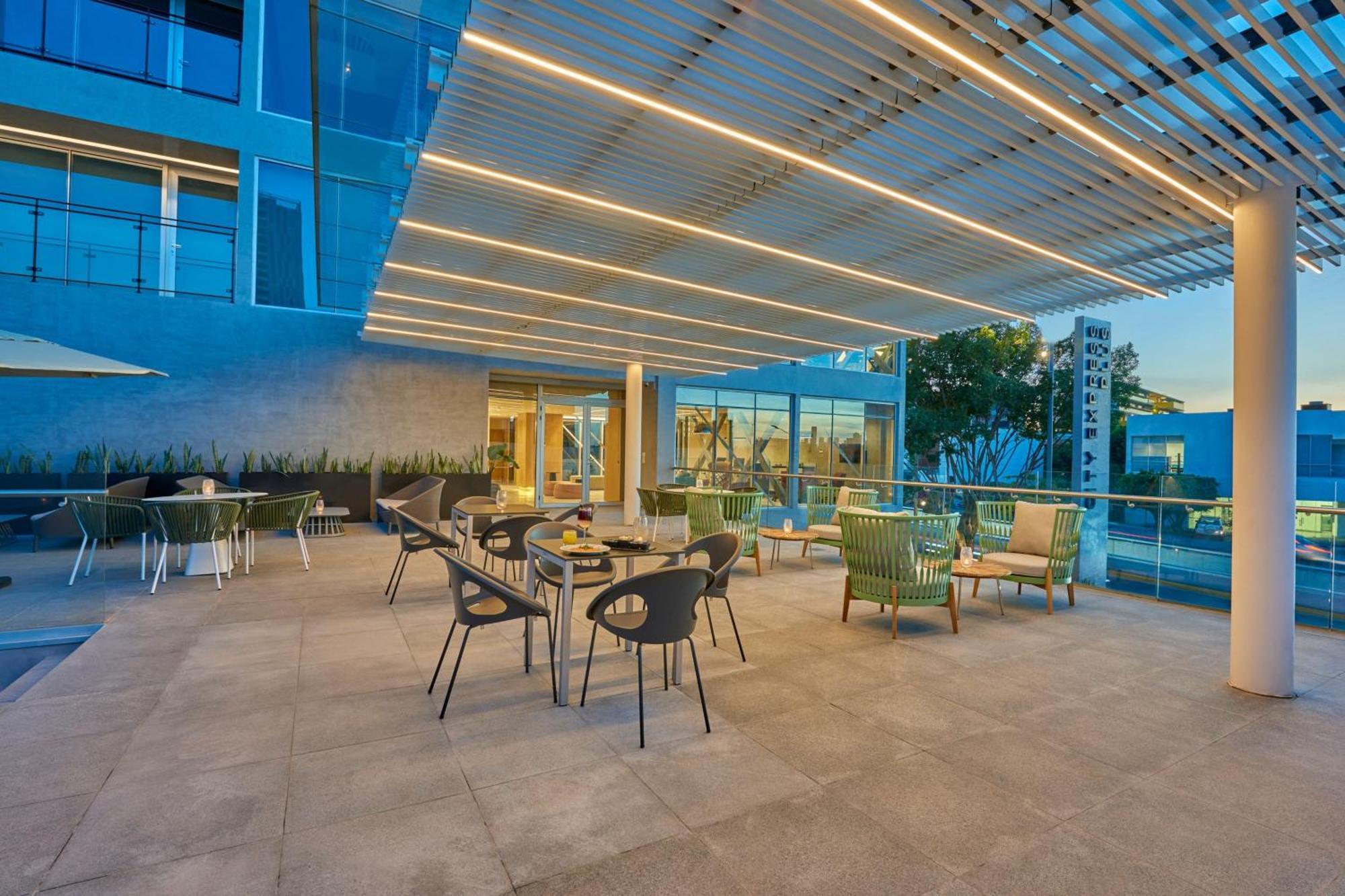 City Express Plus By Marriott Guadalajara Providencia Екстер'єр фото