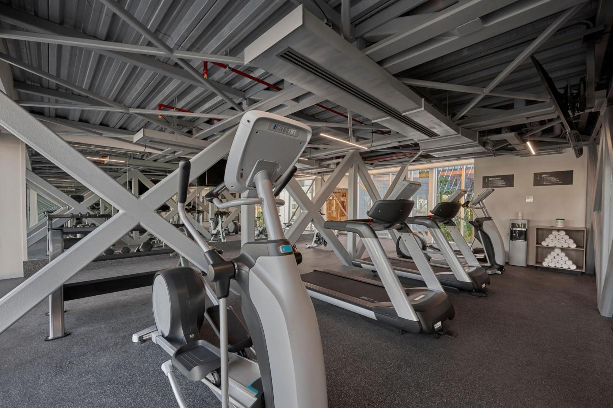 City Express Plus By Marriott Guadalajara Providencia Екстер'єр фото