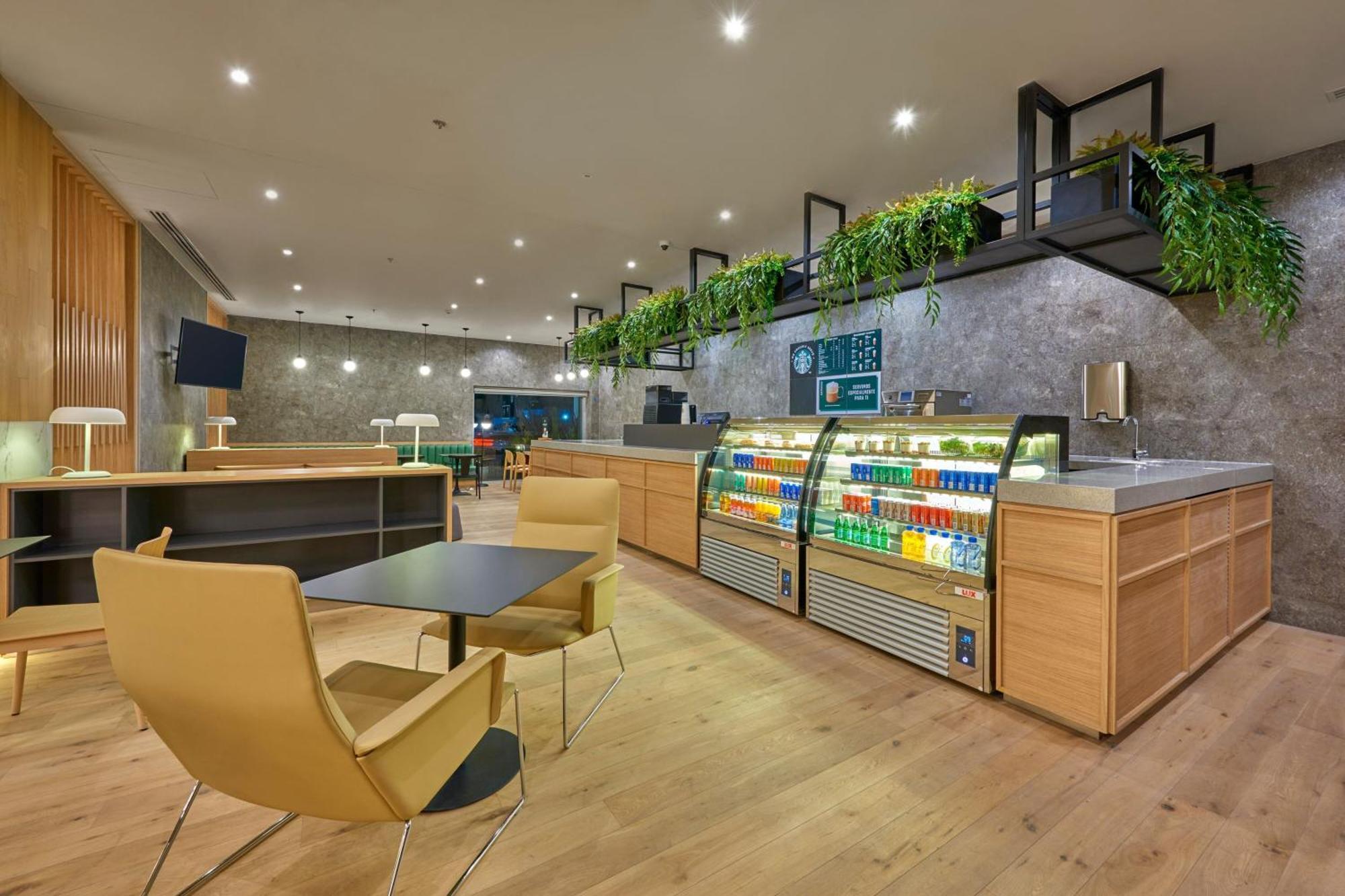 City Express Plus By Marriott Guadalajara Providencia Екстер'єр фото