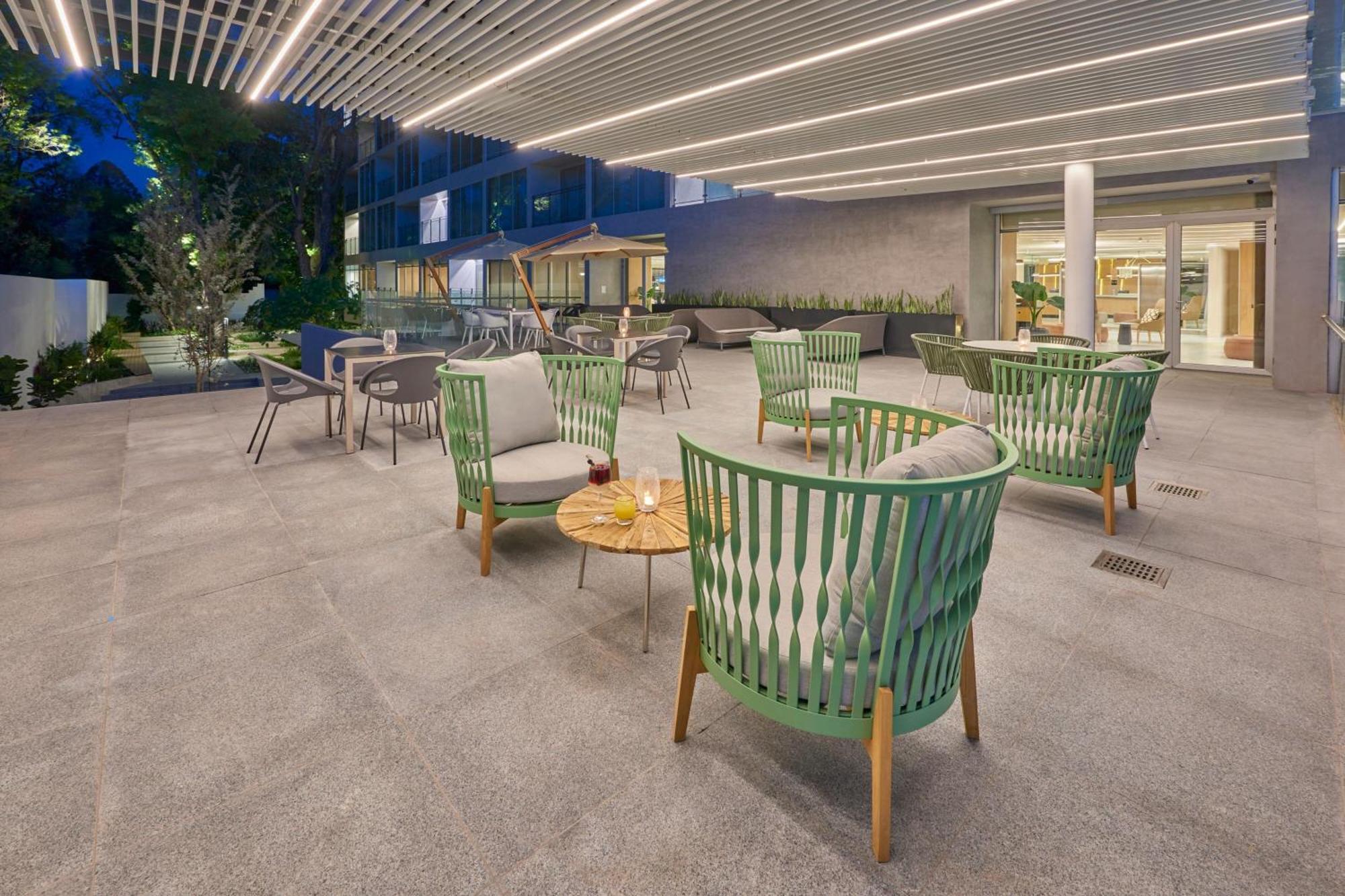 City Express Plus By Marriott Guadalajara Providencia Екстер'єр фото