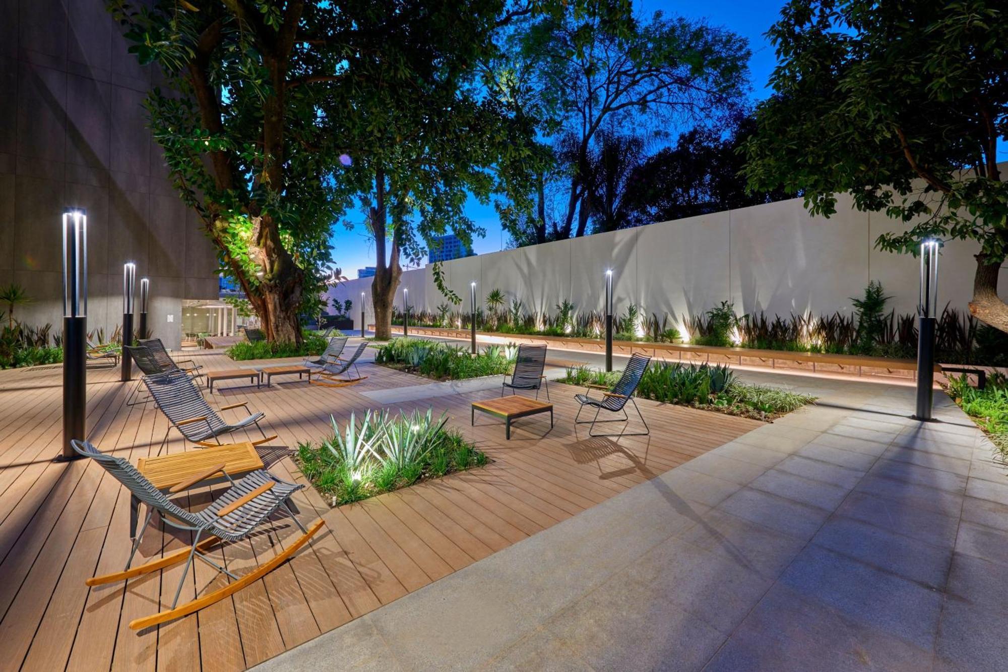 City Express Plus By Marriott Guadalajara Providencia Екстер'єр фото