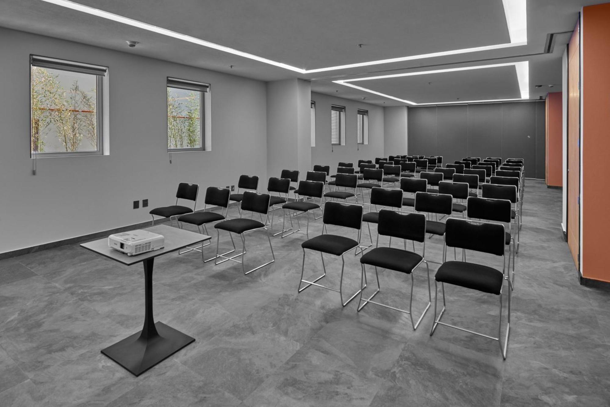 City Express Plus By Marriott Guadalajara Providencia Екстер'єр фото