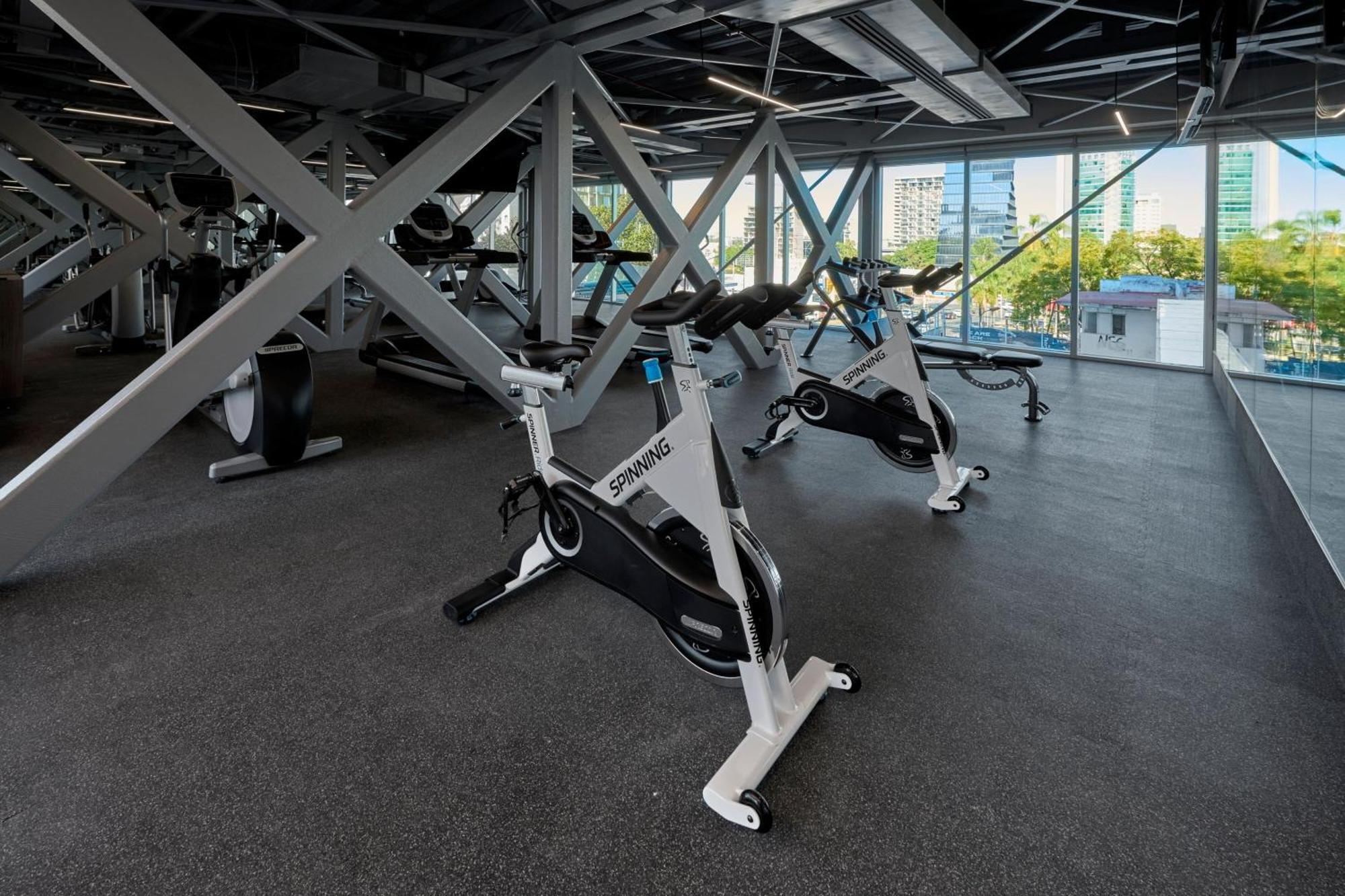 City Express Plus By Marriott Guadalajara Providencia Екстер'єр фото