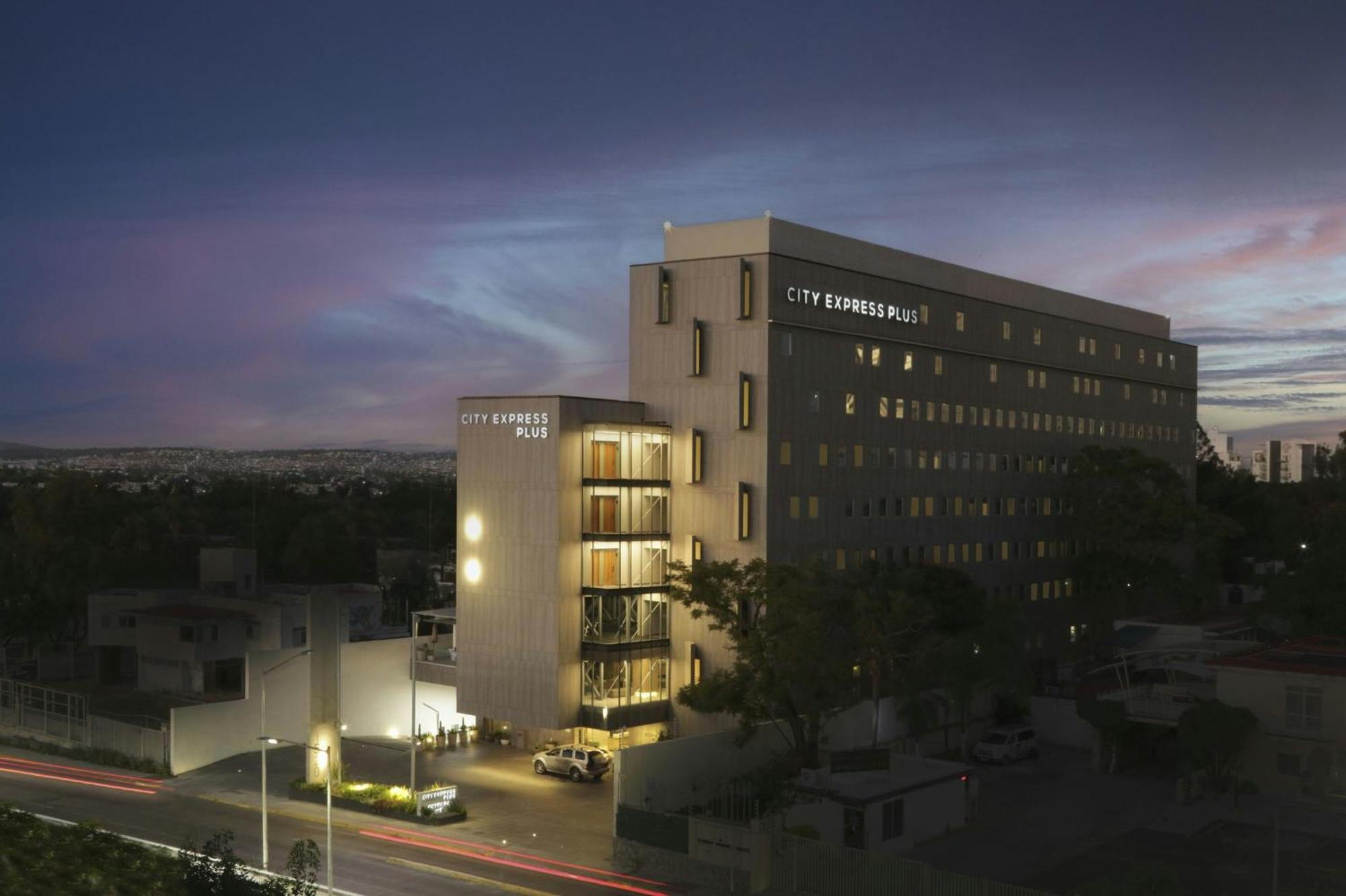 City Express Plus By Marriott Guadalajara Providencia Екстер'єр фото