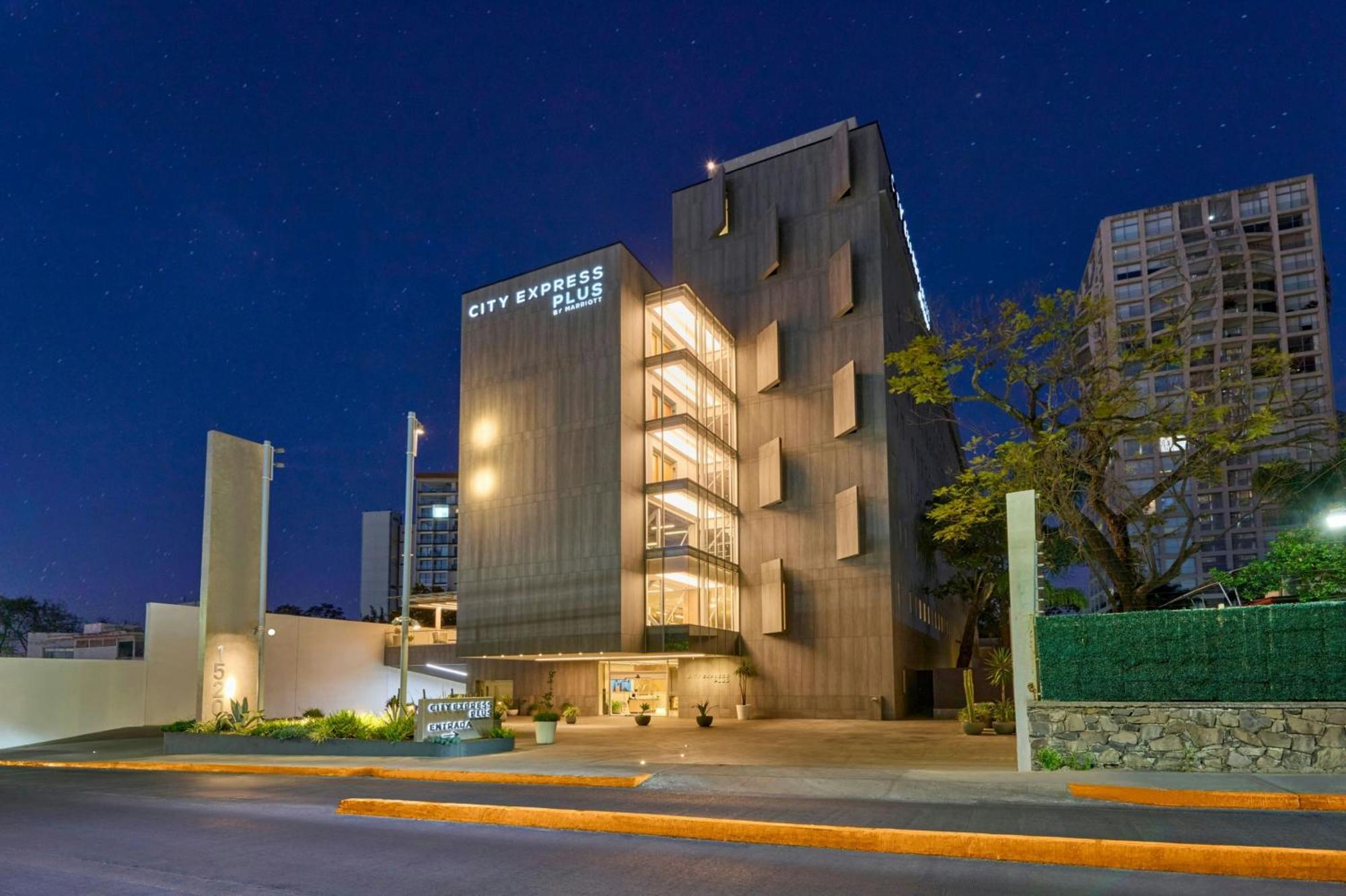 City Express Plus By Marriott Guadalajara Providencia Екстер'єр фото